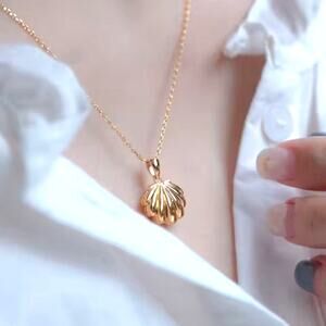 Dainty Gold Tone Clamshell & Pearl Necklace Women's Valentine's Birthday Gift